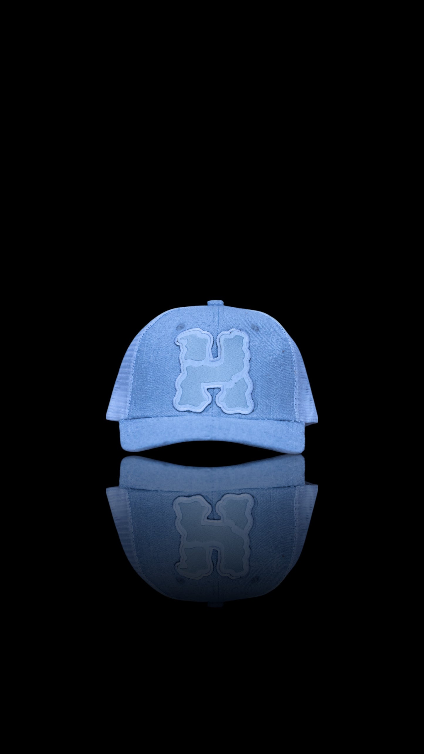 D€$TRØ1D WH1TE & GRAY C4P